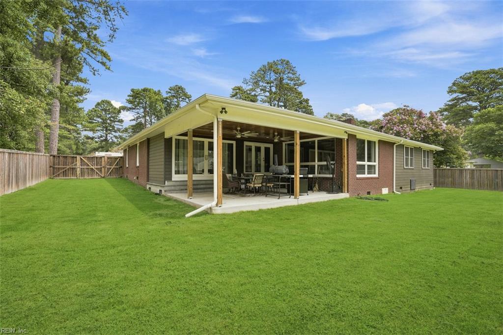 2105 Sterling Point Dr Property Photo 24