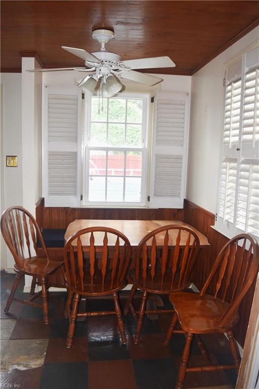 1111 Oldfield St Property Photo 2