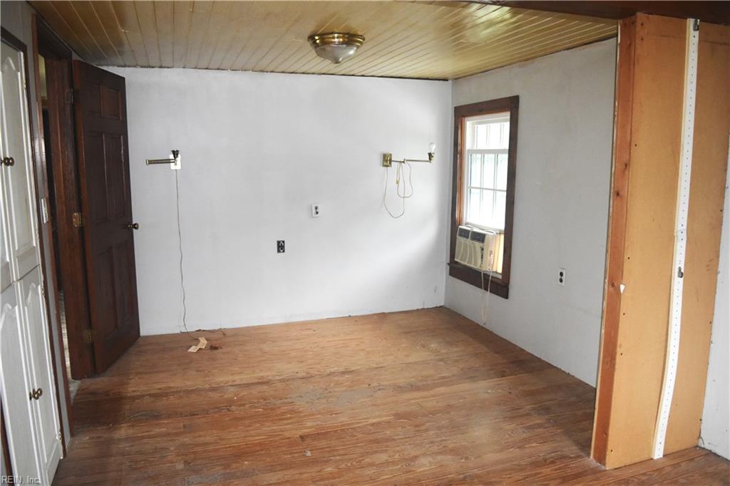 1111 Oldfield St Property Photo 9