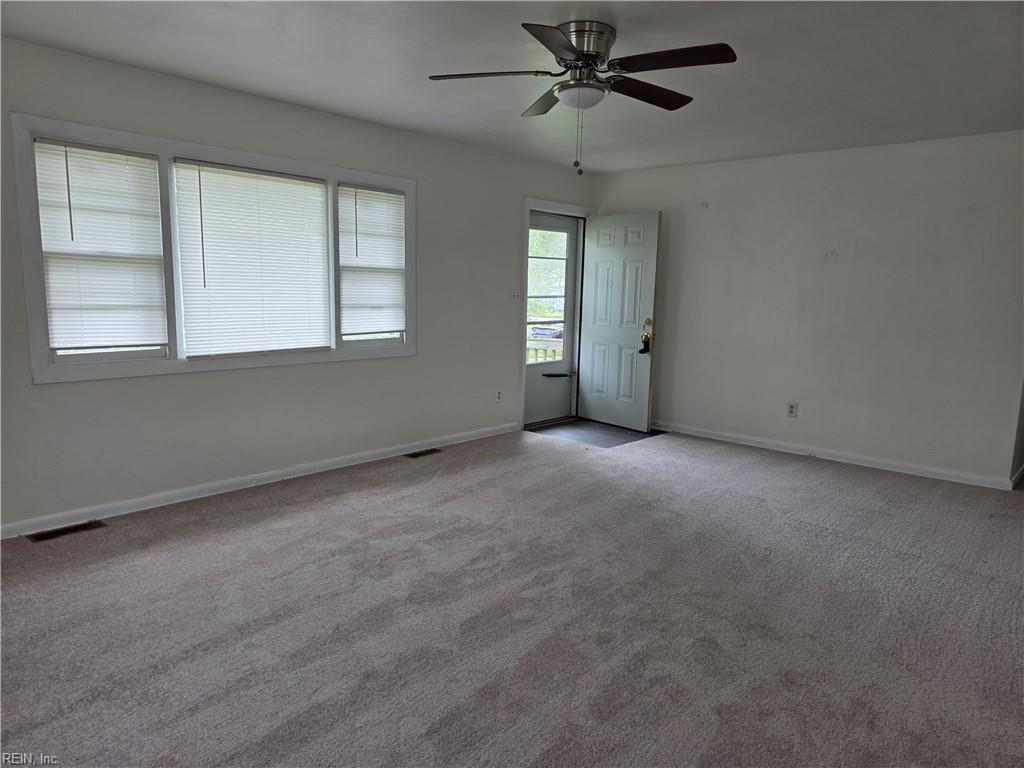9 Ambrose Ln Property Photo 2