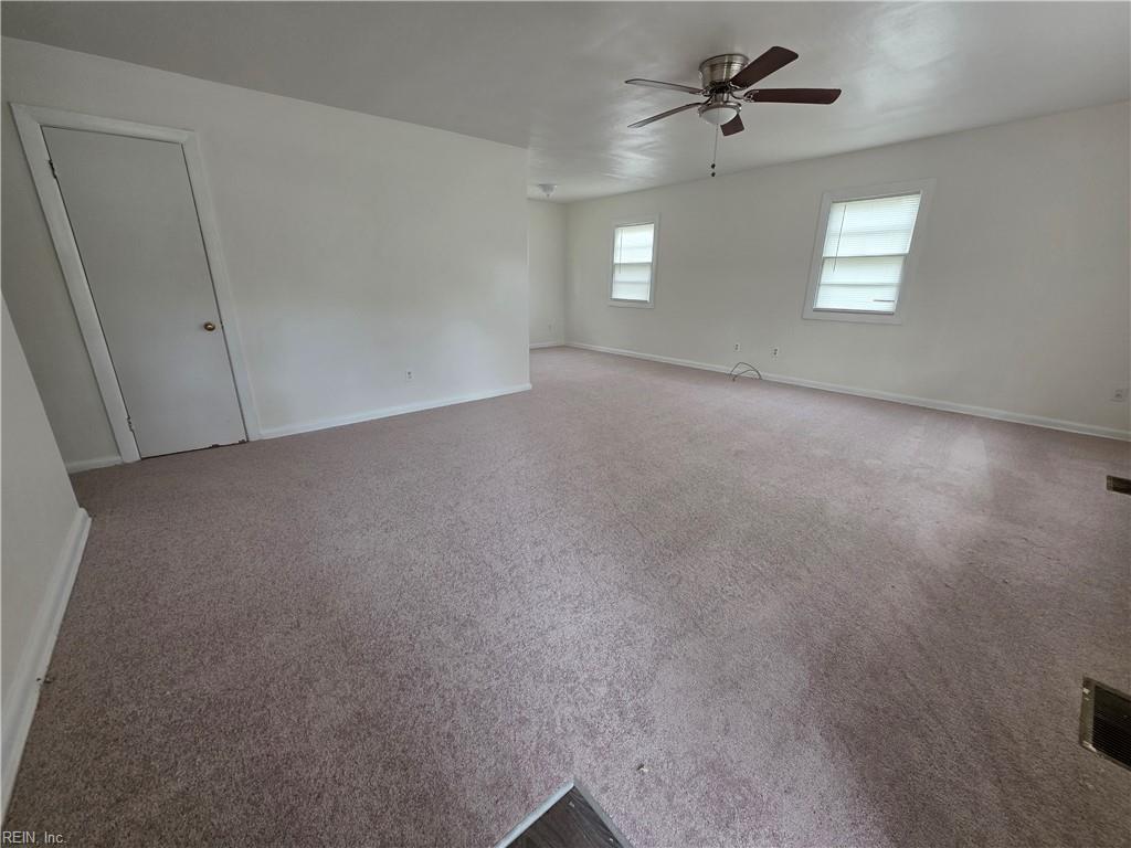 9 Ambrose Ln Property Photo 4