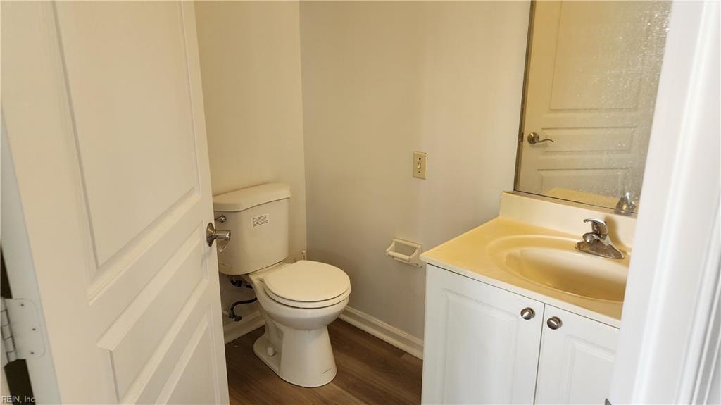 2004 Smallbrooke Ct Property Photo 8