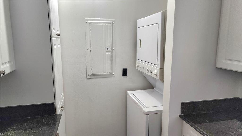 2004 Smallbrooke Ct Property Photo 10