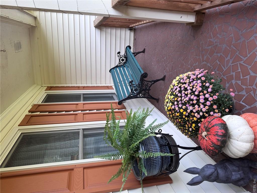 4716 Woodwind Way Property Photo 5