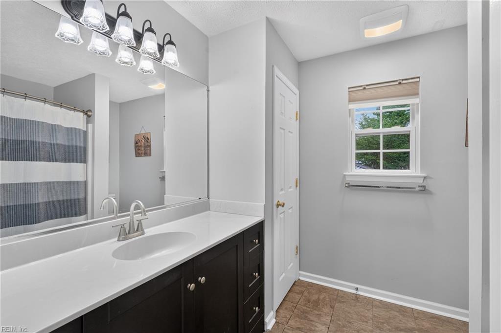 30 Meadow Creek Dr Property Photo 24