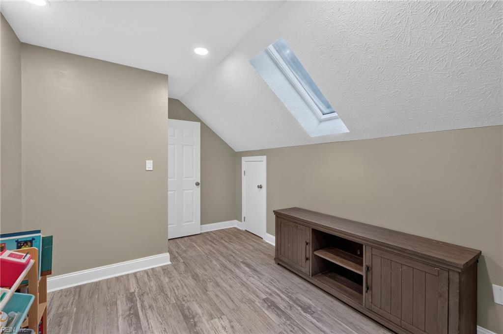30 Meadow Creek Dr Property Photo 27
