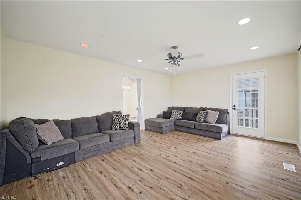 3404 Winterhawk Ct Property Photo 6