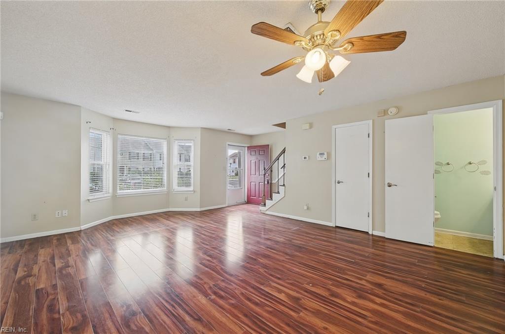 12 Saxony Pl Property Photo 6