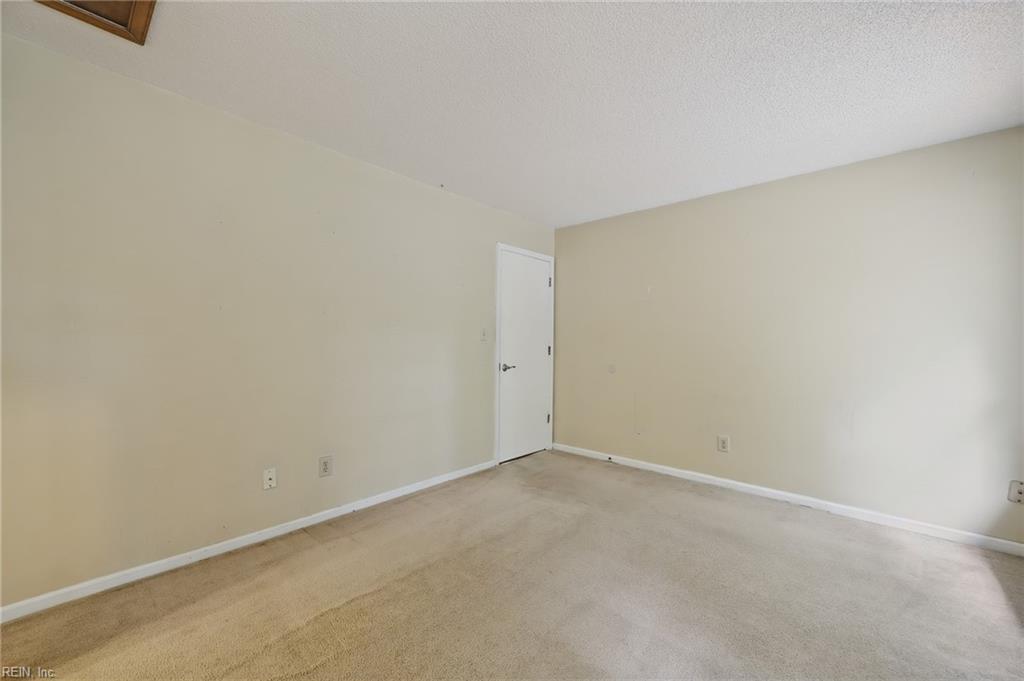 12 Saxony Pl Property Photo 12