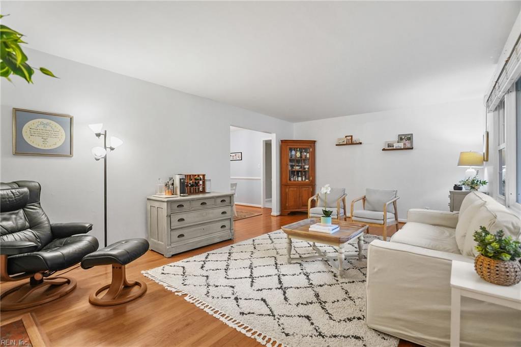 3105 E Cheltingham Pl Property Photo 6