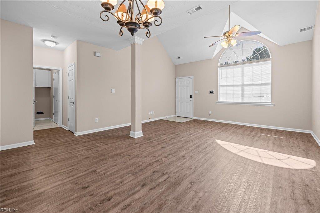 621 Windward Dr Property Photo 3