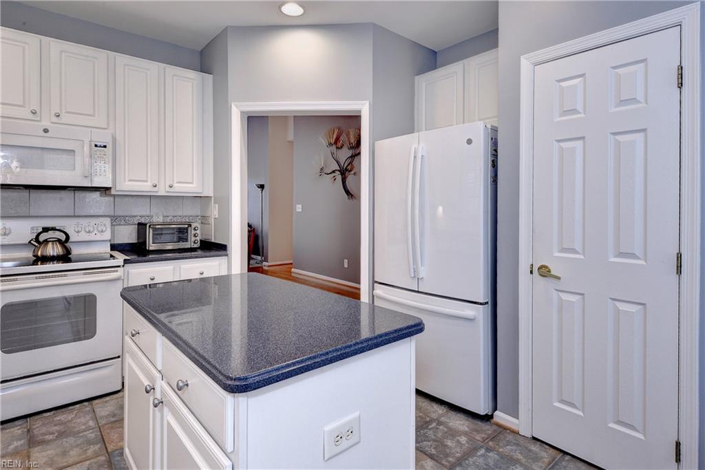 6864 Arthur Hills Dr Property Photo 14