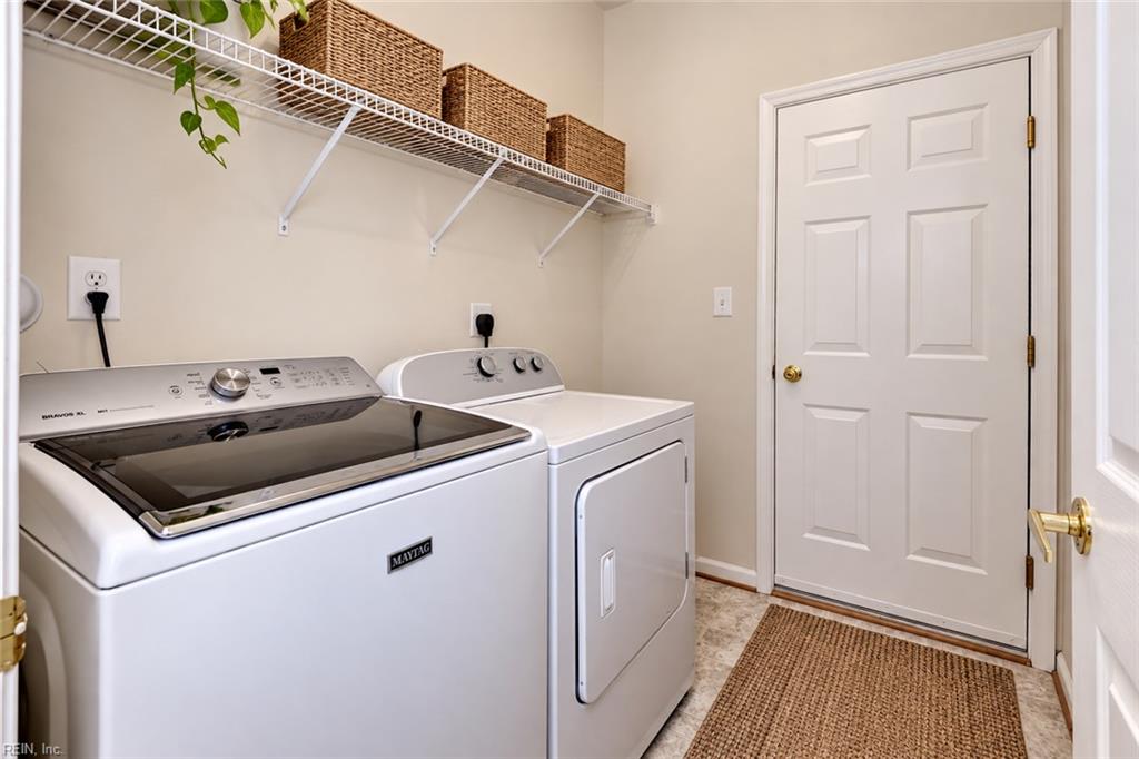 6864 Arthur Hills Dr Property Photo 23