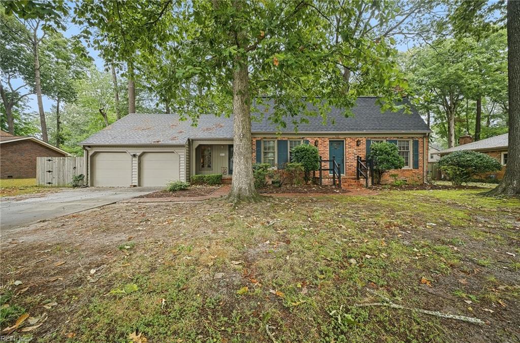 533 Heather Dr Property Photo 3
