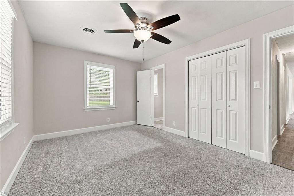 2449 Deerfield Cres Property Photo 18