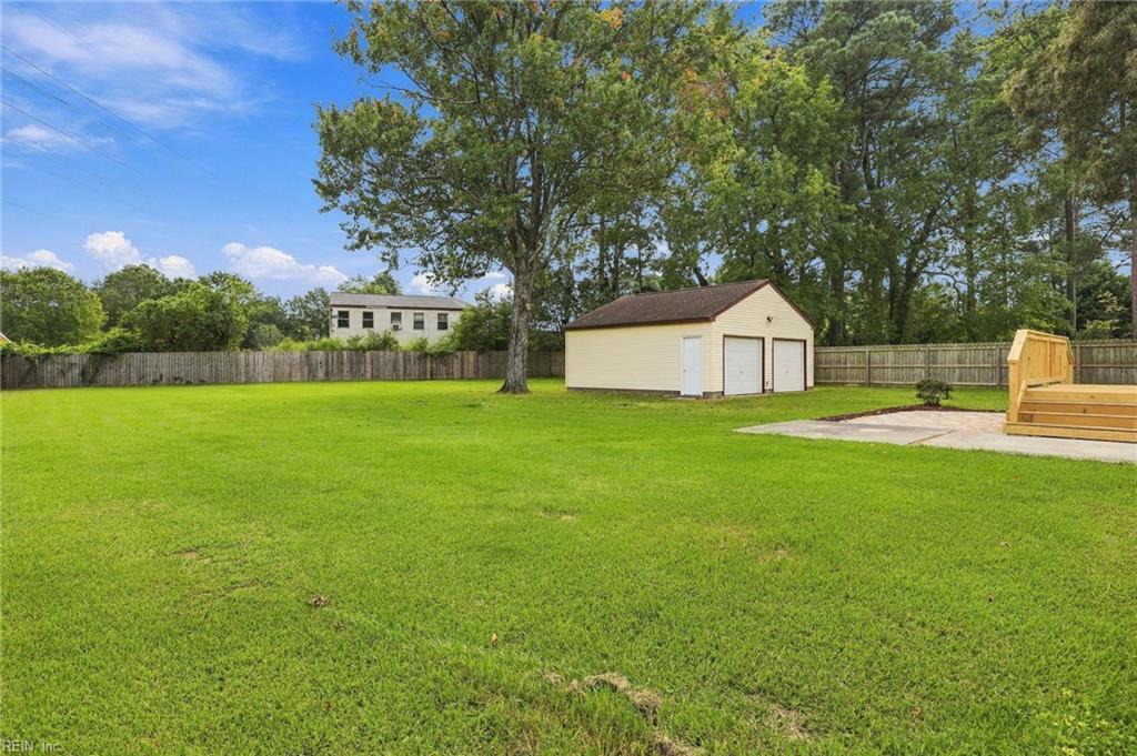 2449 Deerfield Cres Property Photo 28