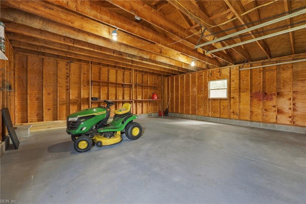 2449 Deerfield Cres Property Photo 30