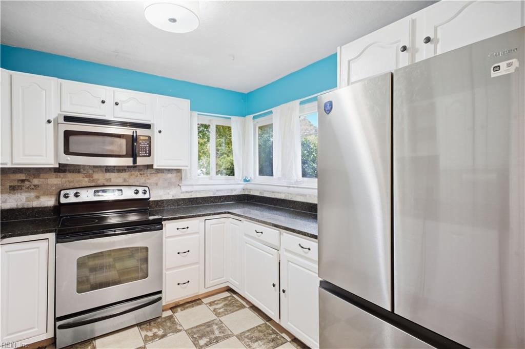 420 Pepper Mill Ln Property Photo 5
