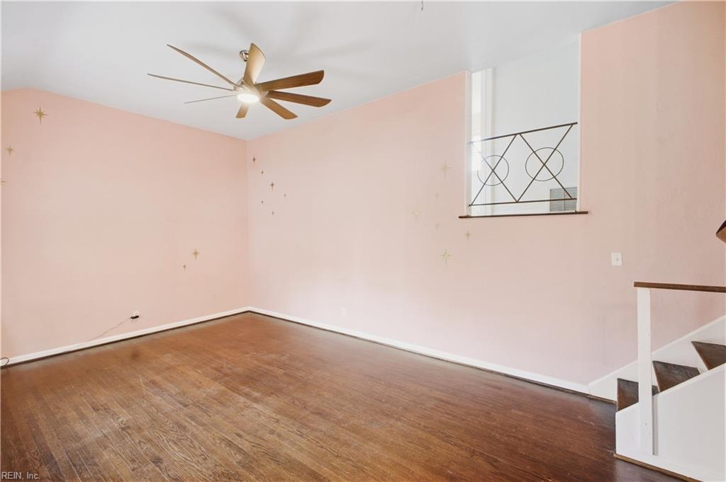 420 Pepper Mill Ln Property Photo 6