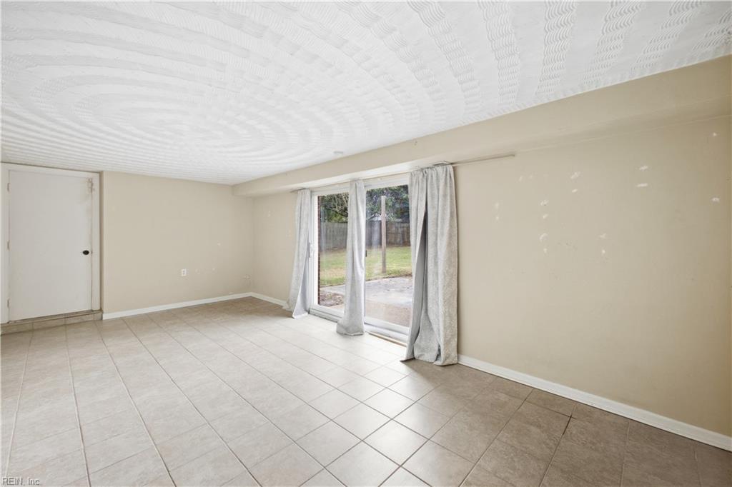 420 Pepper Mill Ln Property Photo 7