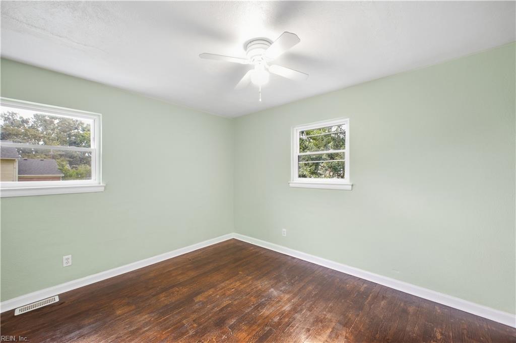 420 Pepper Mill Ln Property Photo 11