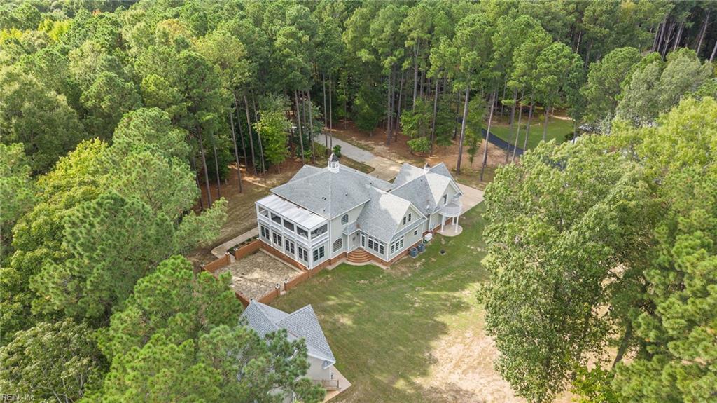 411 Lawnes Neck Dr Property Photo 5