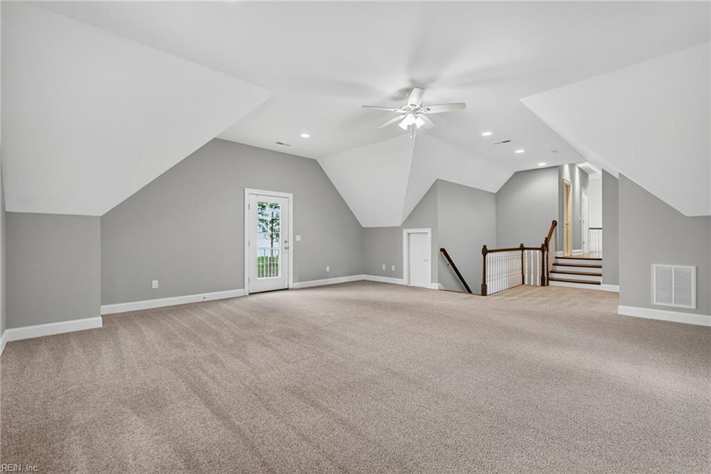 411 Lawnes Neck Dr Property Photo 28