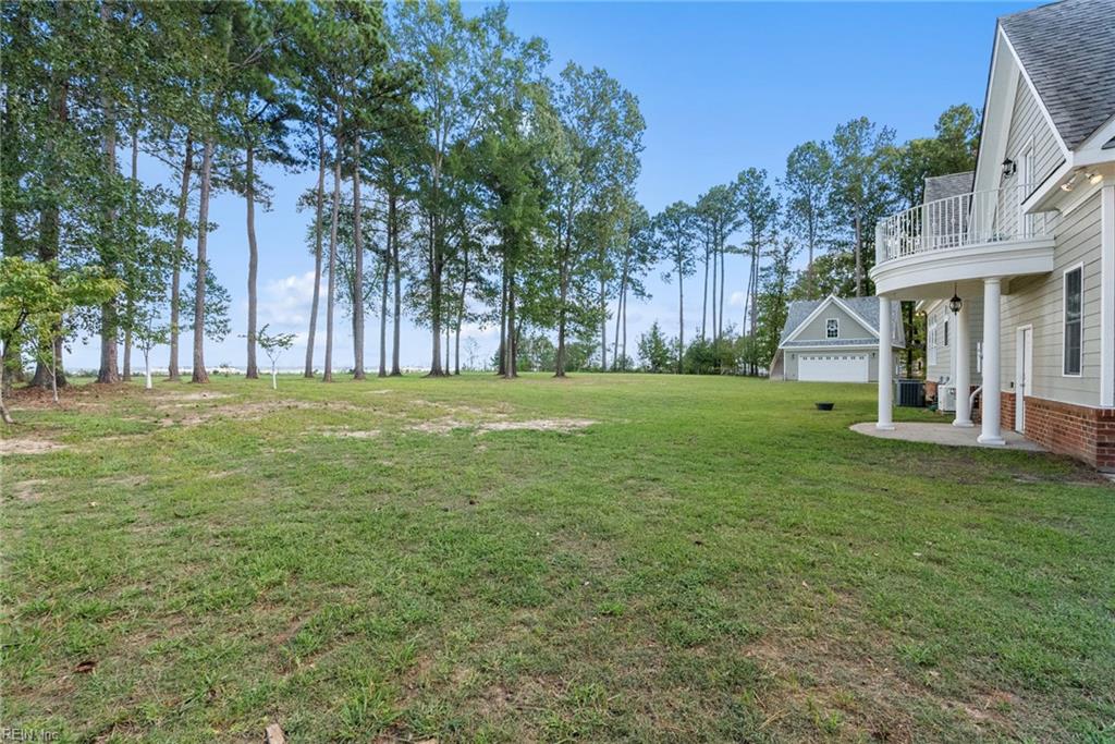 411 Lawnes Neck Dr Property Photo 46