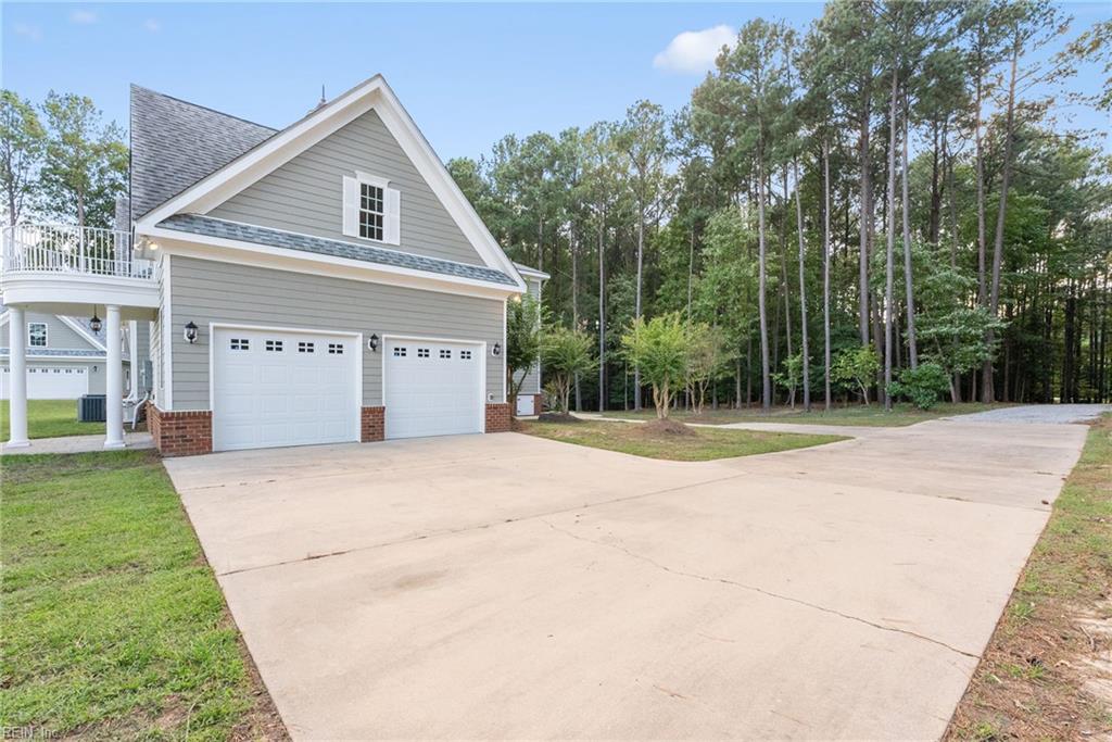 411 Lawnes Neck Dr Property Photo 47
