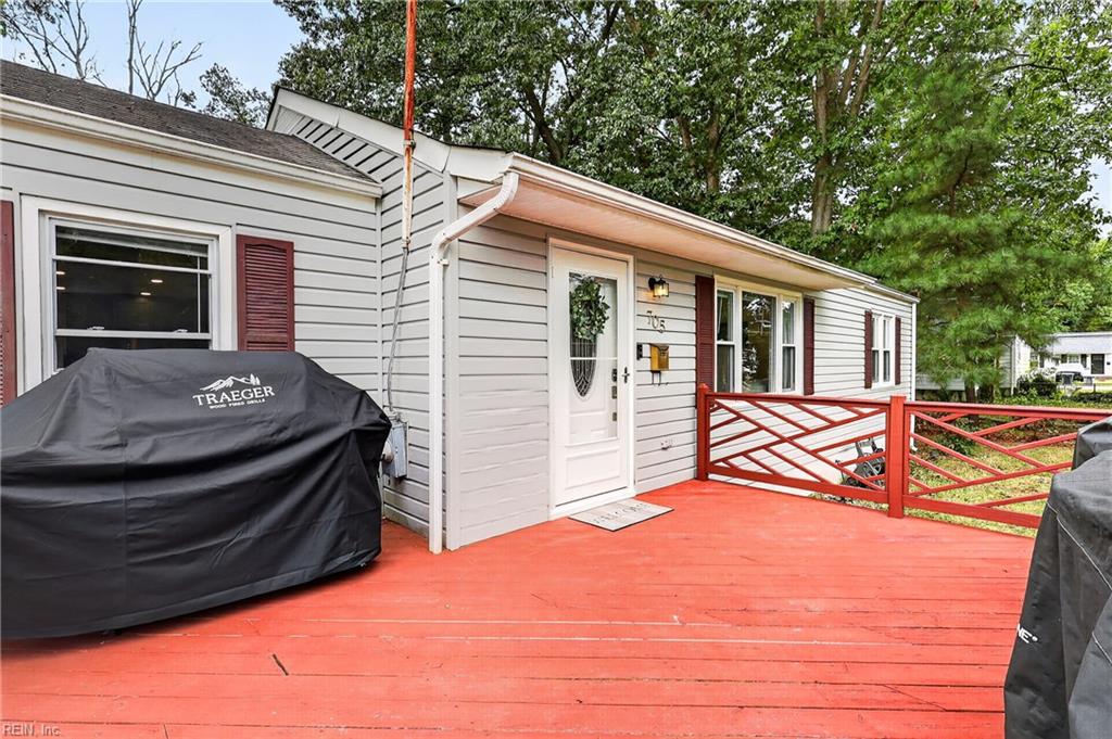705 Berkshire Ter Property Photo 38