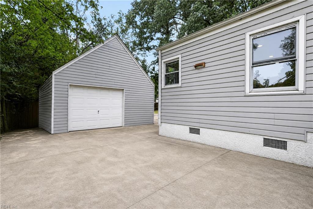 705 Berkshire Ter Property Photo 46