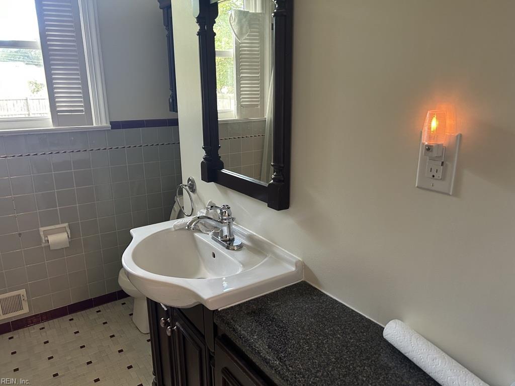 5214 Sweetbriar Cir Property Photo 8