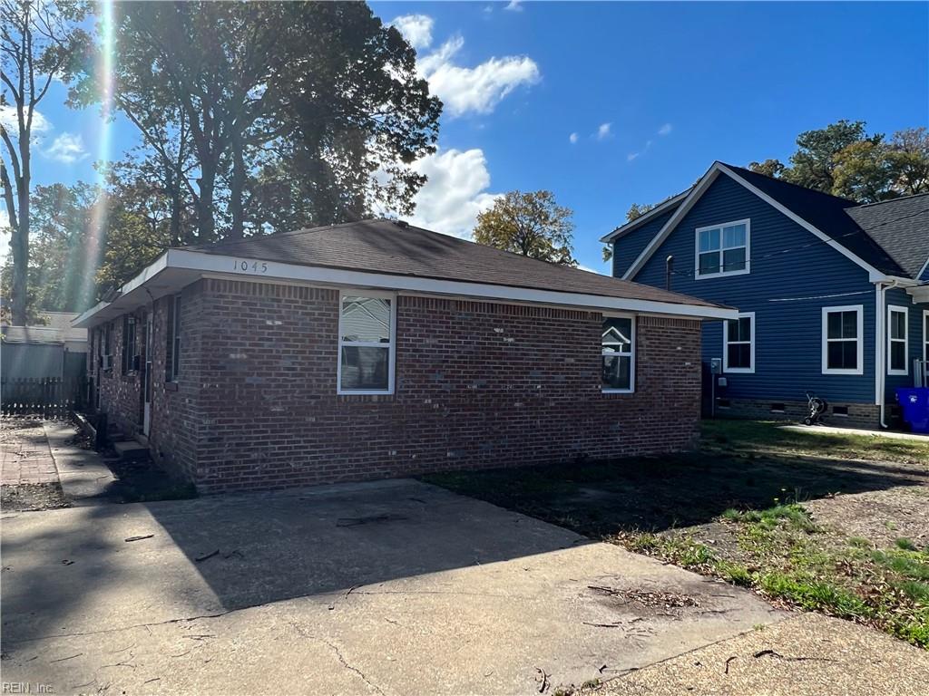 1045 E Chester St Property Photo 1