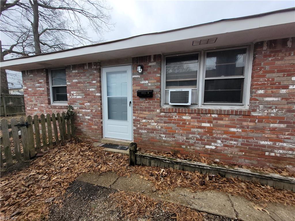 1045 E Chester St Property Photo 2