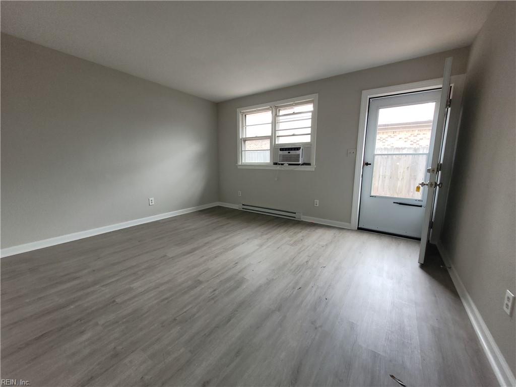 1045 E Chester St Property Photo 5