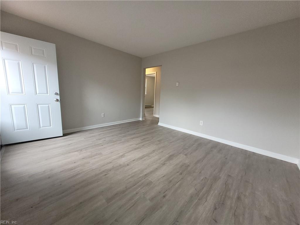 1045 E Chester St Property Photo 6