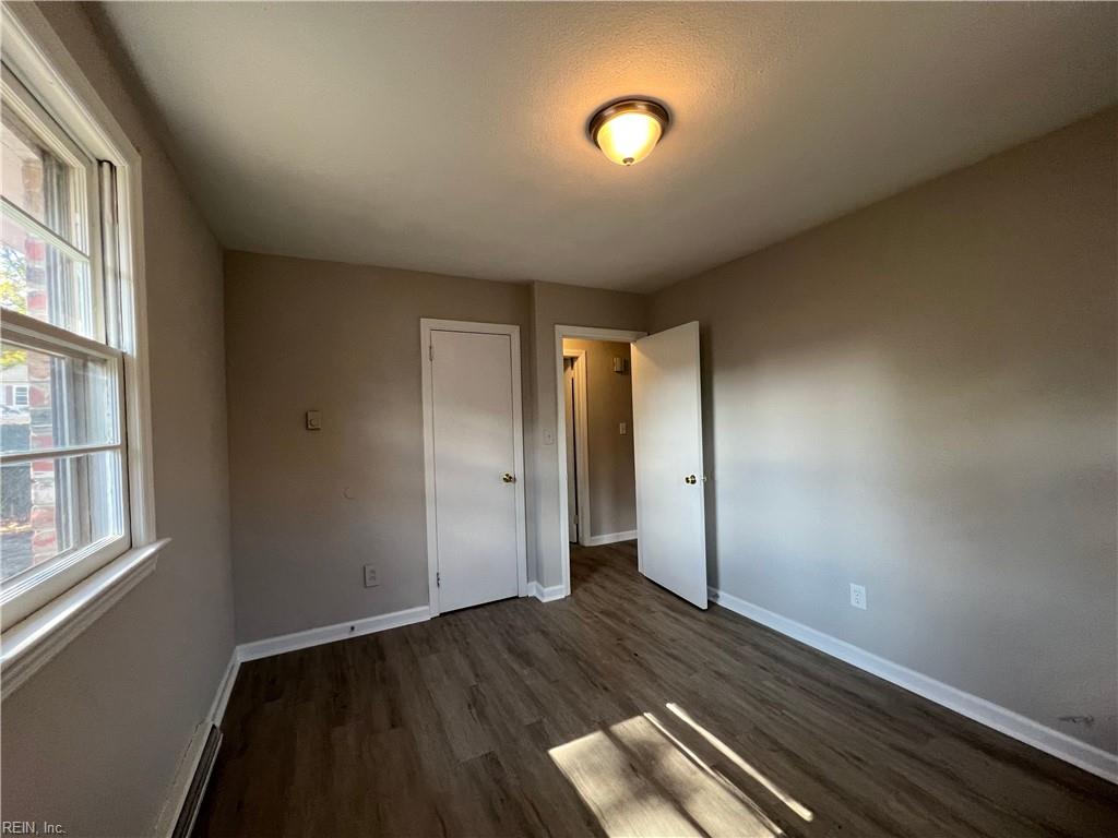 1045 E Chester St Property Photo 8