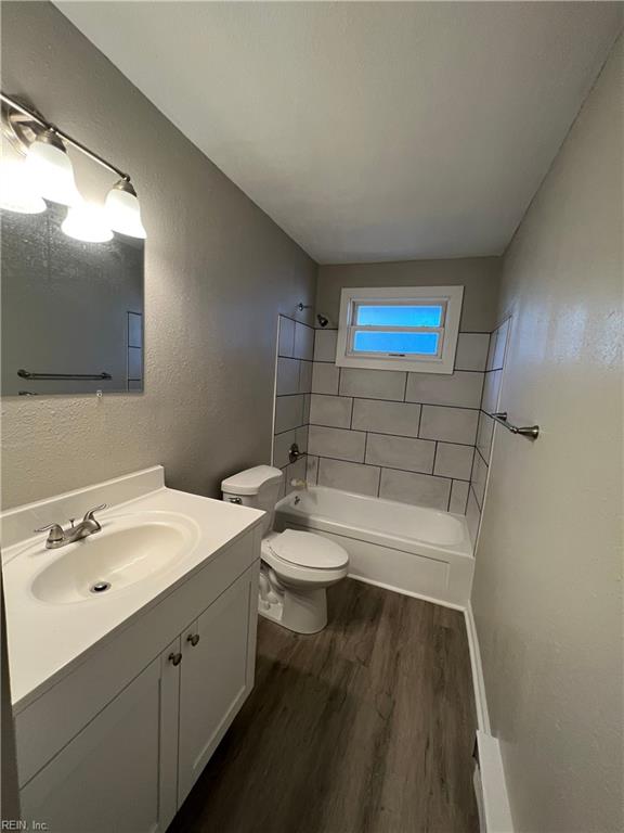 1045 E Chester St Property Photo 9