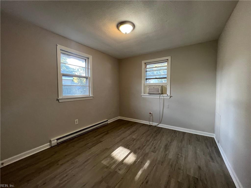 1045 E Chester St Property Photo 10