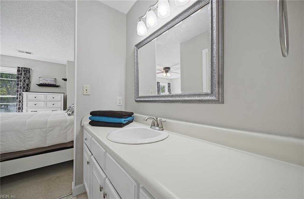 113 River Point Ln Property Photo 22