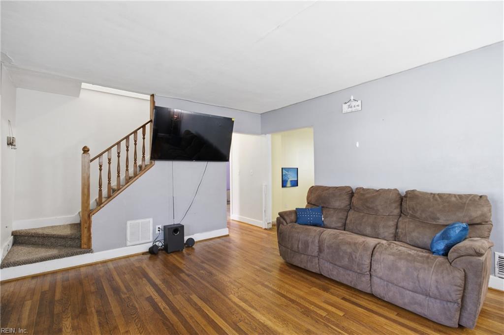 1459 Braden Cres Property Photo 10