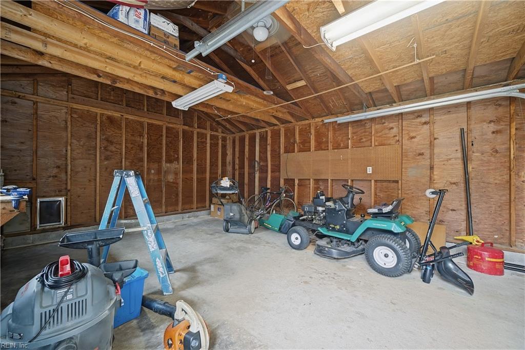 217 N Lynnriver Dr Property Photo 23
