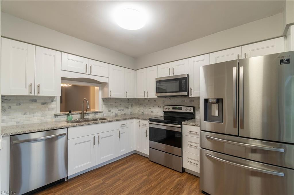 4615 Marlwood Way Property Photo 8