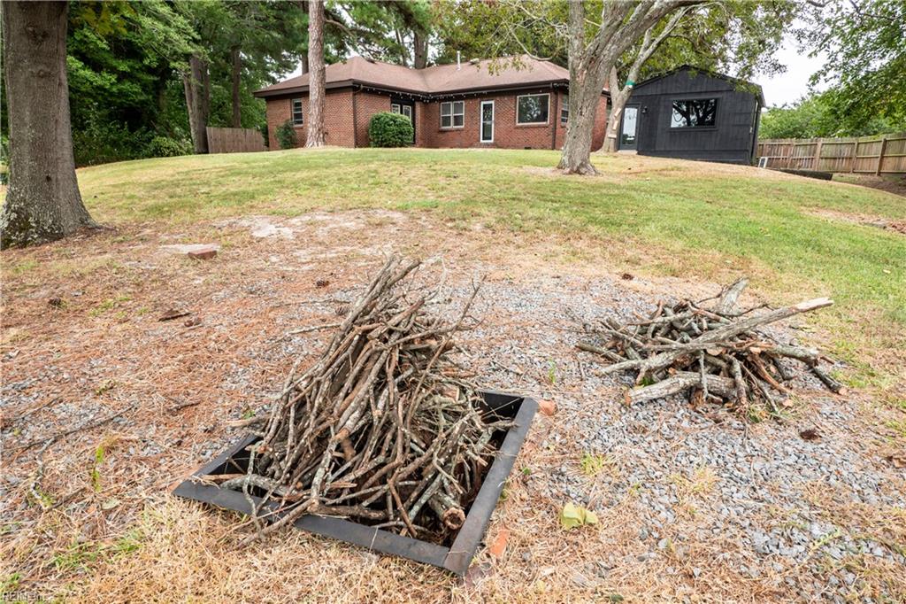 8801 Commodore Overlook Dr Property Photo 11