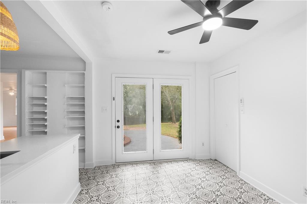 8801 Commodore Overlook Dr Property Photo 24