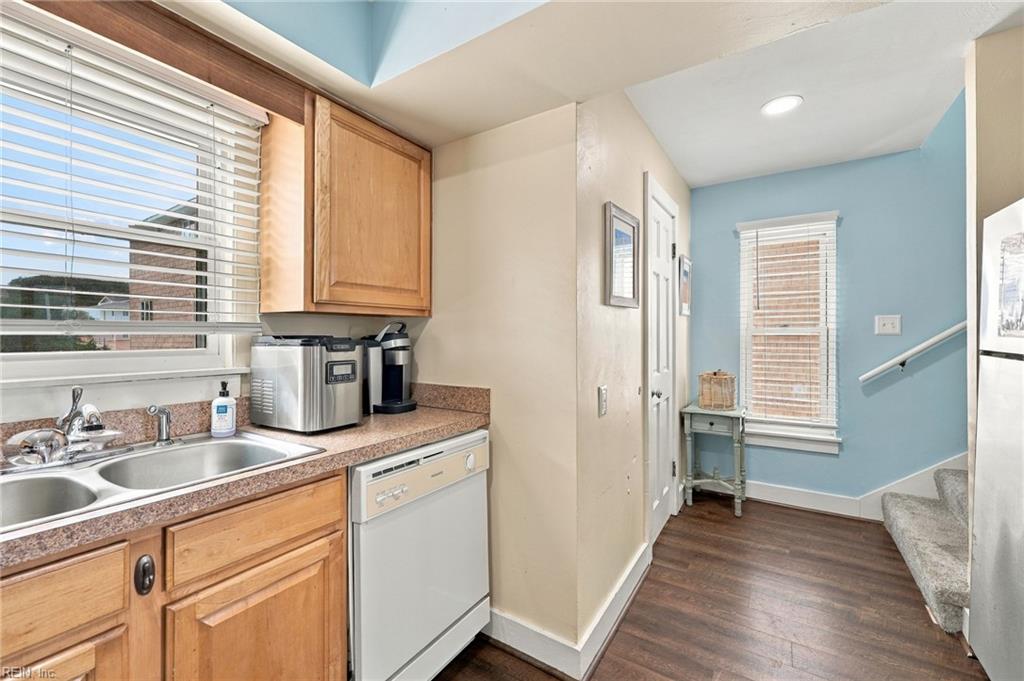 2545 Seaview Ave Property Photo 11