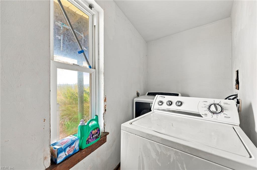 2545 Seaview Ave Property Photo 28