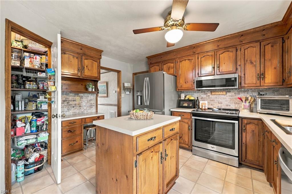 512 Hatteras Cres Property Photo 16