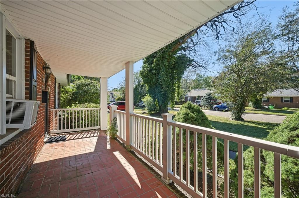 203 Bonney Ter Property Photo 4