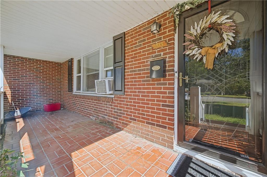 203 Bonney Ter Property Photo 5